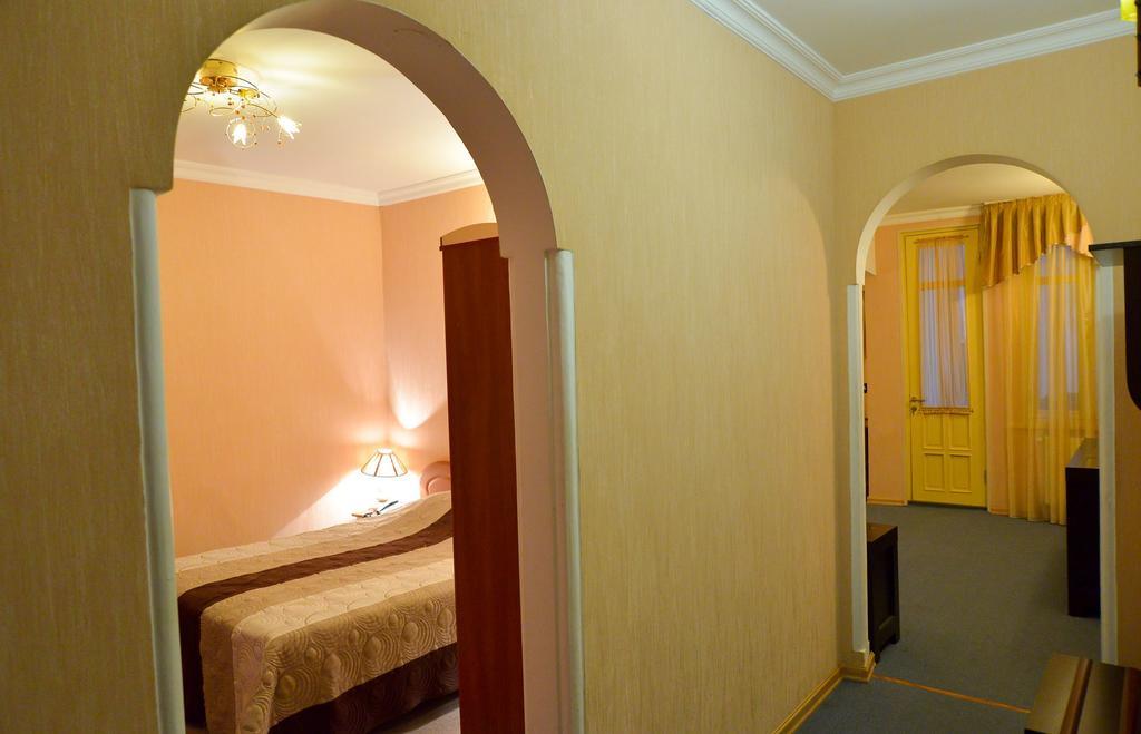Hotel Old Town Kutaisi Habitación foto